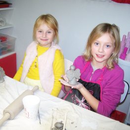 Děti z Kreativní dílny navštívily keramickou dílnu... 